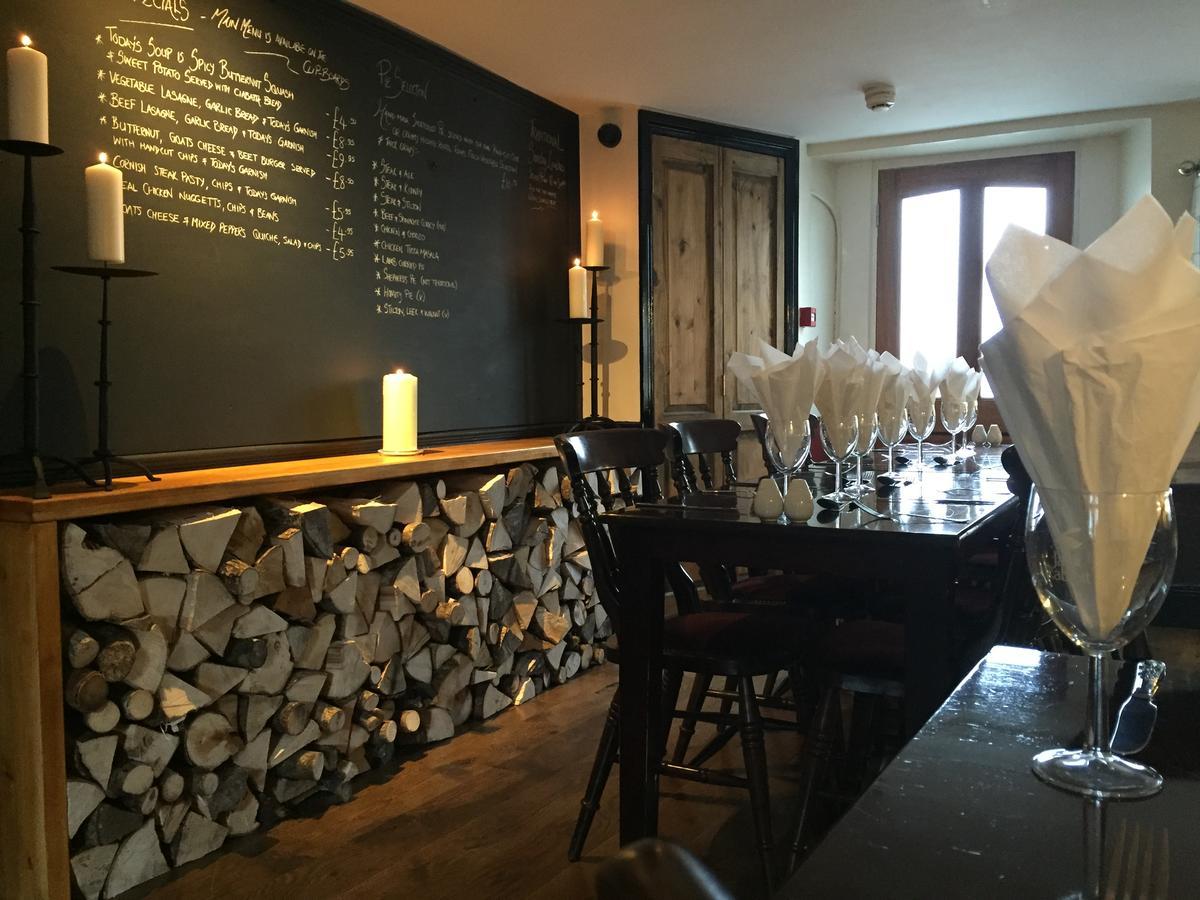 The Globe Inn Buckfastleigh Buitenkant foto